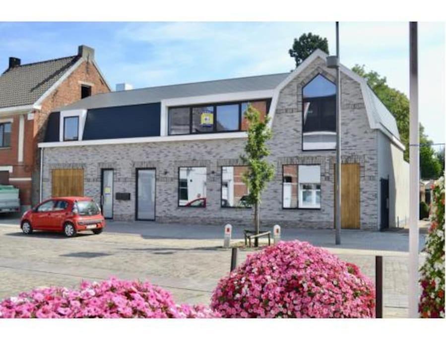 Leuk Overnachten In Hartje Laarne, Dicht Bij Gent! Exterior foto